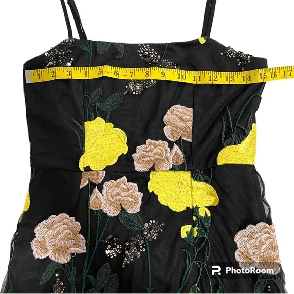 Lulu’s Flower Embroidered Sequin Dress Size Small Black and yellow . - Picture 7 of 11